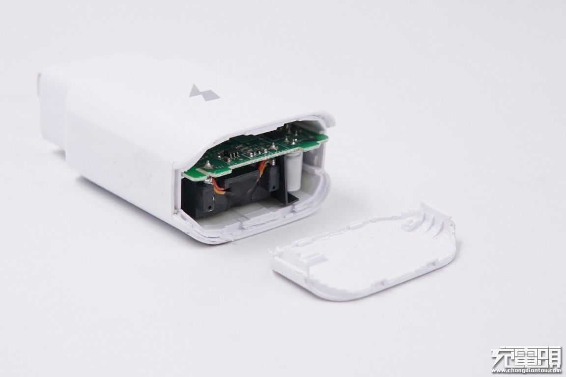 三星25wpd快充怎么拆解,三星25w充电器ta800