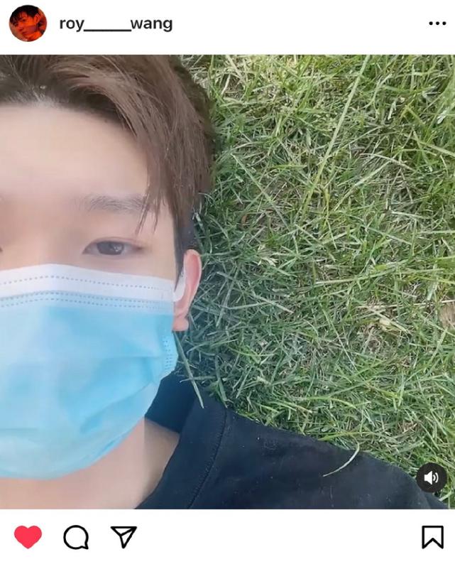 王源休息时的照片,王源侧躺视频第一视角