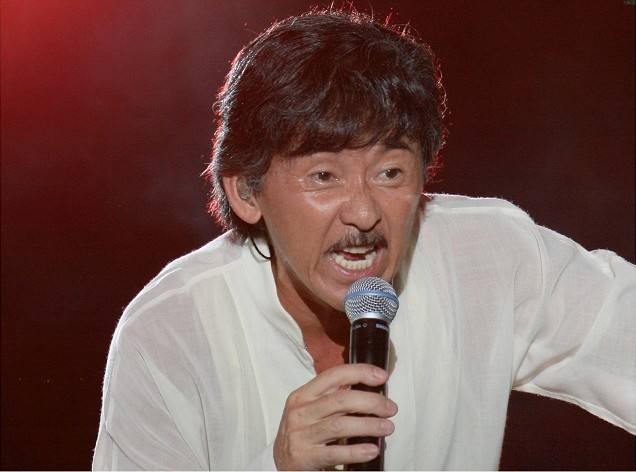 刘德华被谁抚养长大的,刘德华为什么帮姐姐住贫民窟