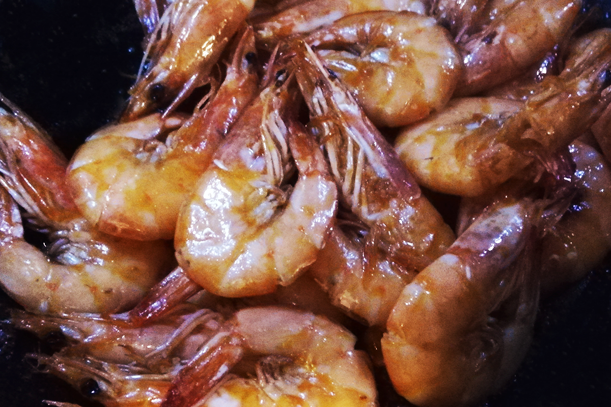 红亮润泽油焖大虾怎么样,油焖大虾这样做色泽红亮太好吃了