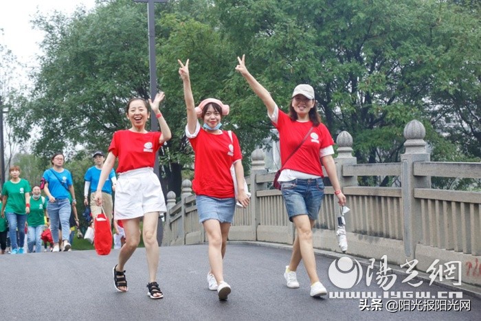 妇联组织巾帼志愿者开展慰问活动,妇联致敬最美的她