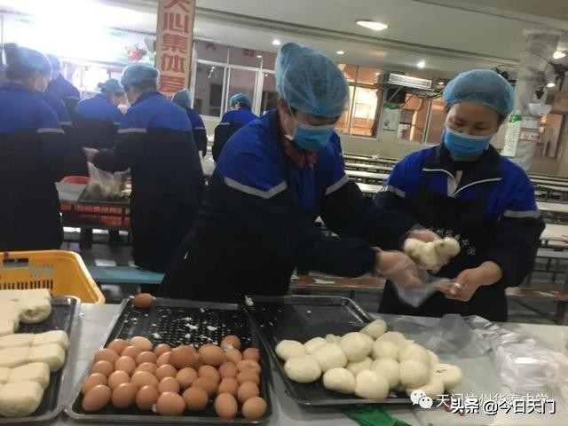 华泰后勤献爱心,暖心饭菜送一医——湖北天门华泰中学为市人民医院提供早中晚饭菜小记