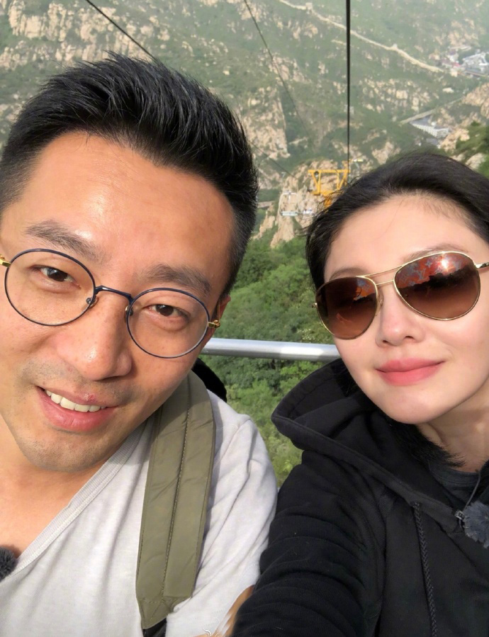 汪小菲晒儿子正面照，3岁汪希箖穿T恤可爱，长腿随爸，长相随大S