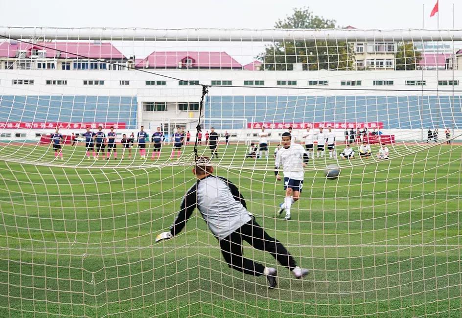 决赛日，用足球证明自己！“烟台农商银行”第五届足协杯落下大幕