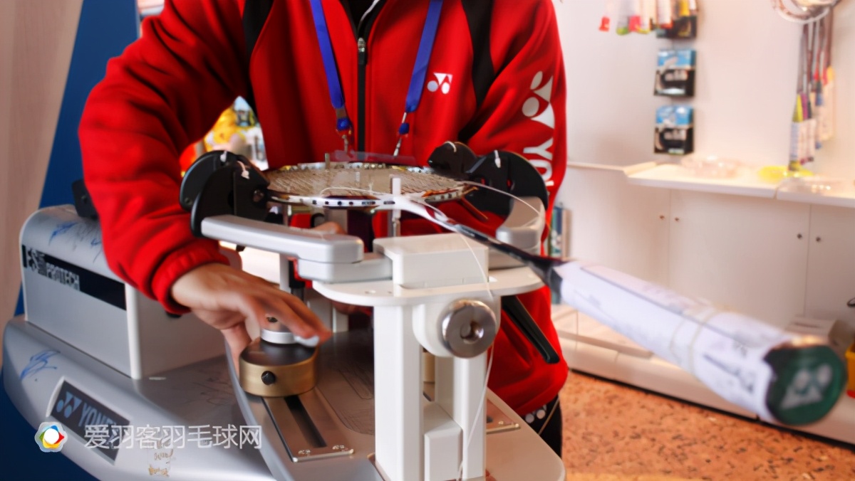 尤尼克斯羽毛球拍线80和66区别,十大最佳入门羽毛球拍线