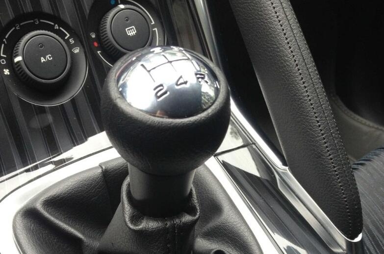 13款途观与13款标致3008对比,比大众途观好的车