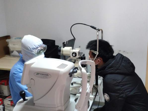 老人眼睛酸胀需警惕青光眼发作,老人青光眼导致失明眼痛有何良方