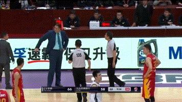 cba辽宁主帅郭士强下课视频,cba裁判闹笑话视频