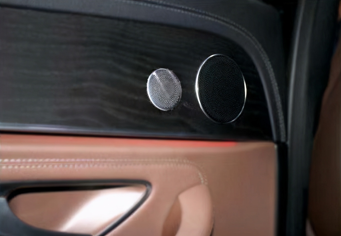 2022奔驰e260l音响改装,奔驰e260l音响改装案例