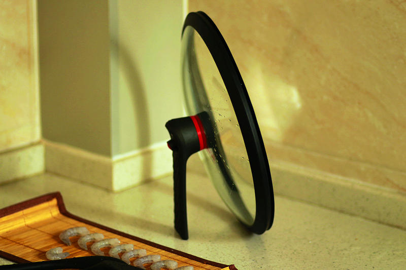 厨房空间开拓者---英国帝伯朗不粘锅,享受生活中美食的冲击