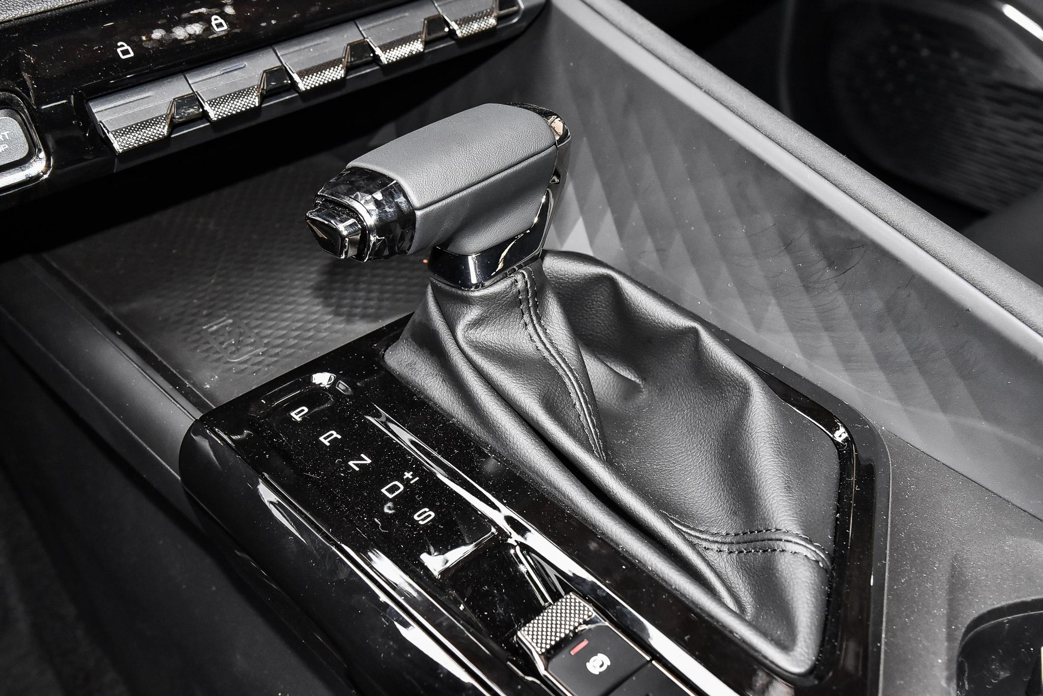 今年买什么车认准这三款准没错,买这4款车动力足油耗低耐开