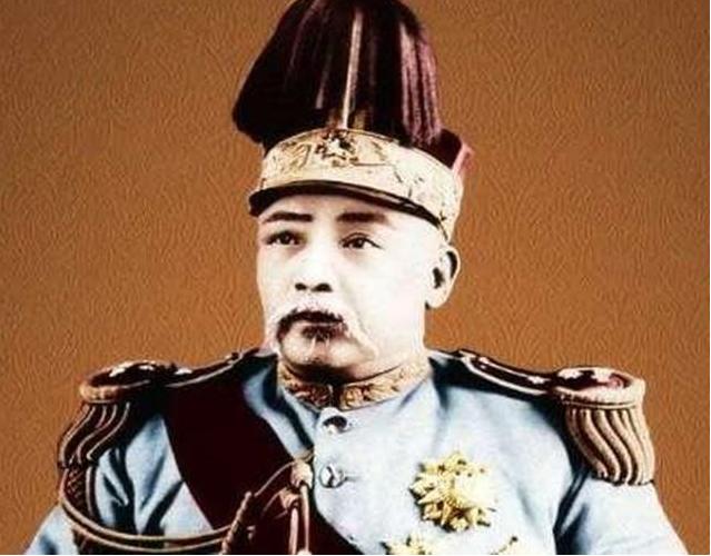 袁世凯享皇帝待遇，却只活到57岁，死在嘴上，现代人也该注意