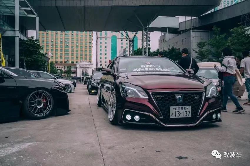 清一色皇冠,清一色豪车