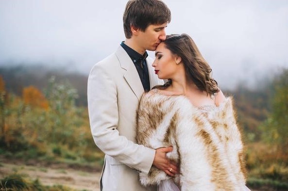 男友向你借钱还信用卡,男友借钱该不该借