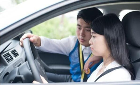 汽车陪练兴起，那么如何选择汽车陪练？汽车陪练有什么用处呢？