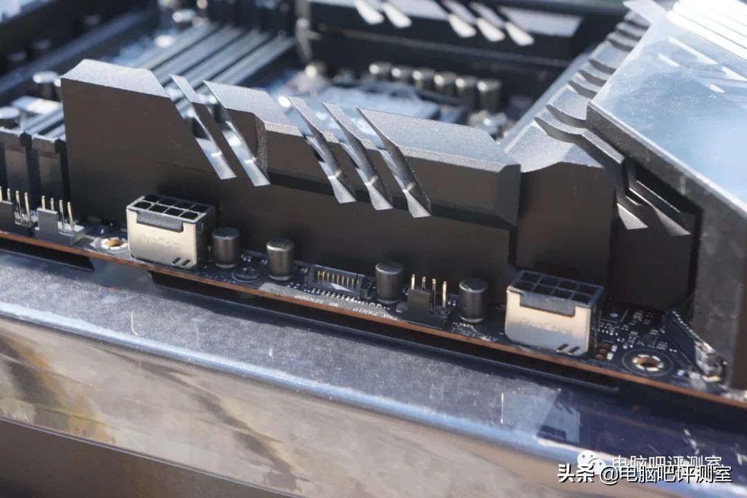 华硕rogmaximusxiii双卡,华硕rogmaximus主板对比