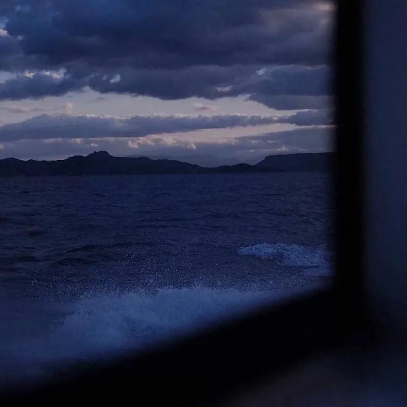 小众ins微信聊天背景图黑暗,小众聊天背景图全屏