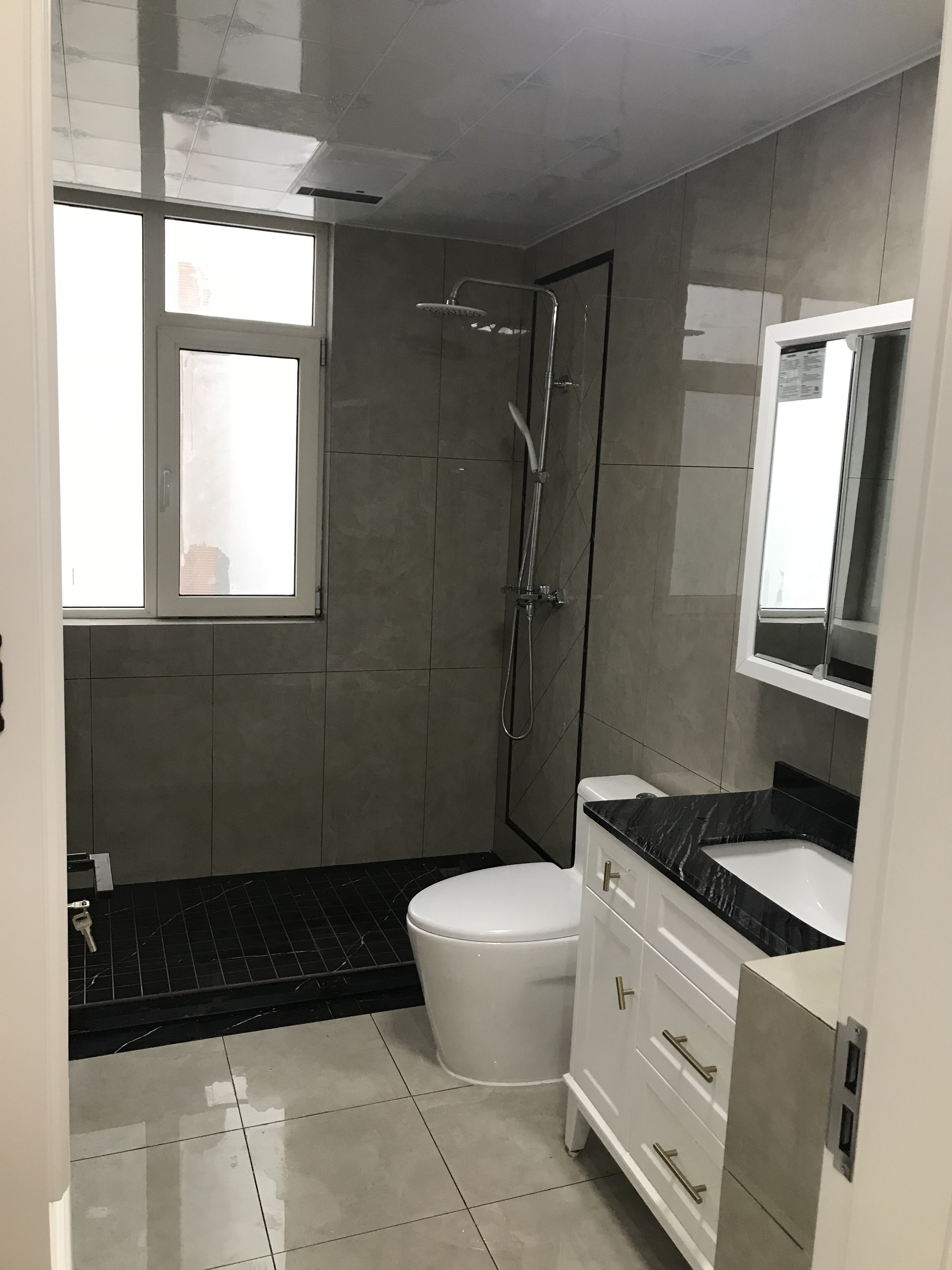 驻马店建业十八城160㎡装修出来的效果太好了，邻居们纷纷称赞