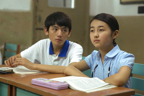 回忆我的同桌作文初中,初中我的新同桌优秀作文