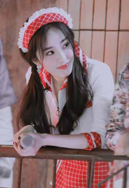 简单又凉快的夏日扎发,夏天怎么扎好看又凉快的发型