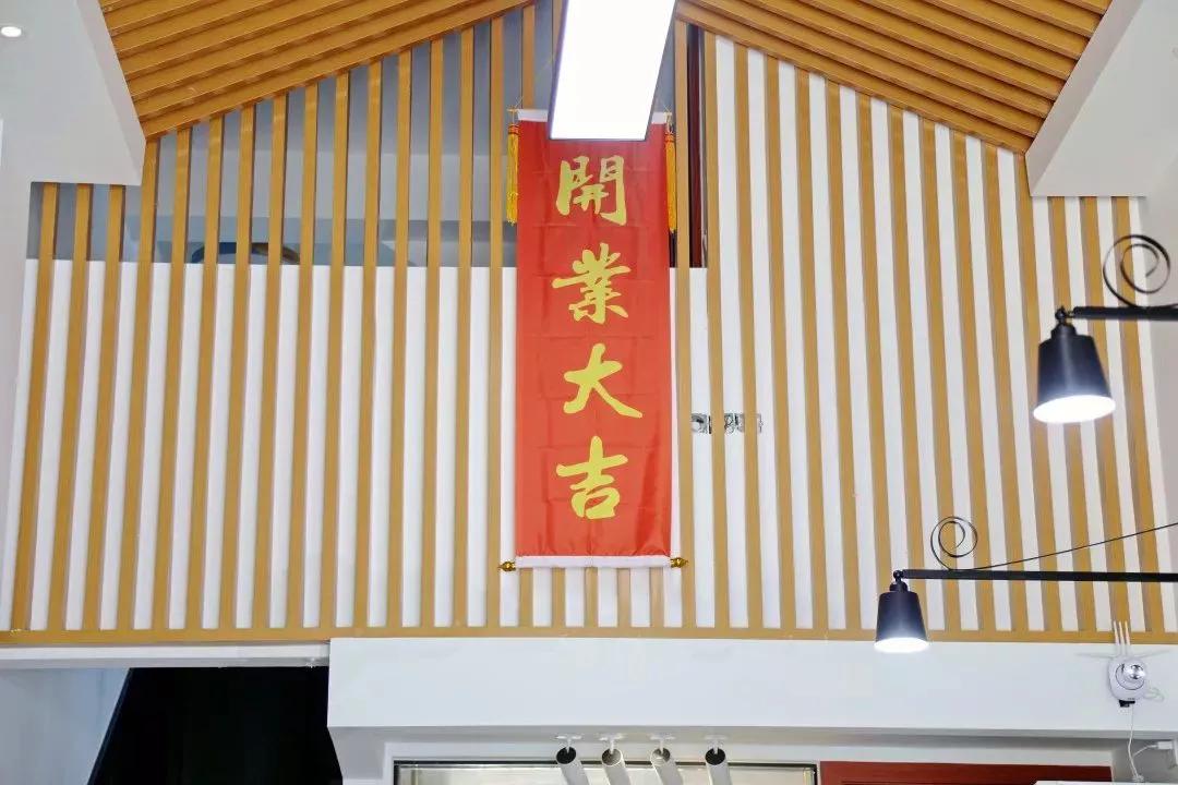 鸭肉和鸡肉哪个烤着好吃,鸭子怎么烤才能脆皮有光泽漂亮