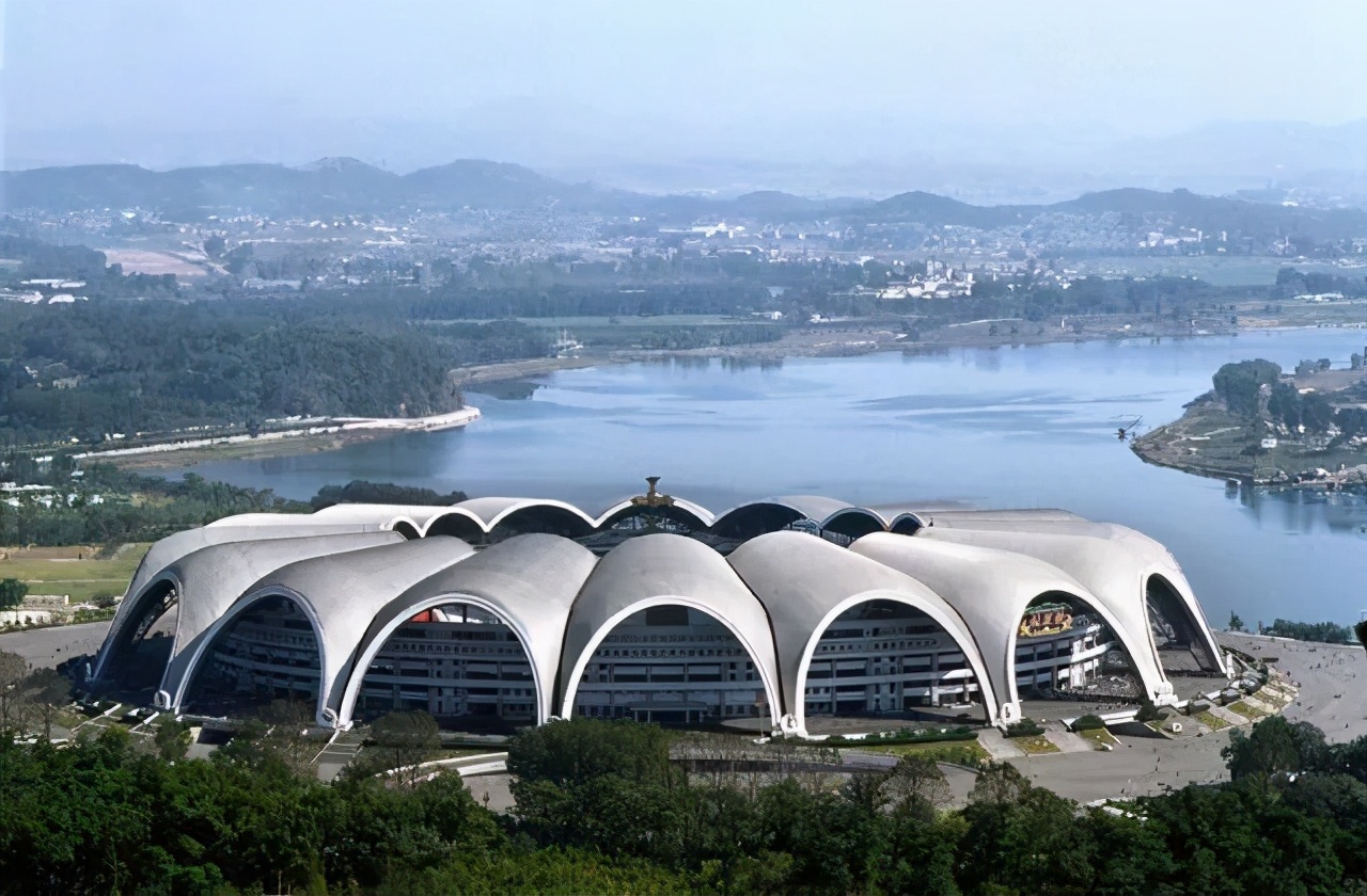 体育场和体育馆有什么区别,体育场和球场的区别