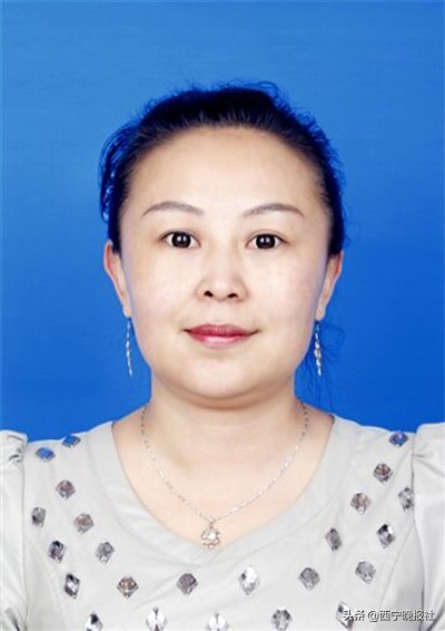 尊师重教功在当代利在千秋,尊师重教勿忘初心铸就千秋伟业