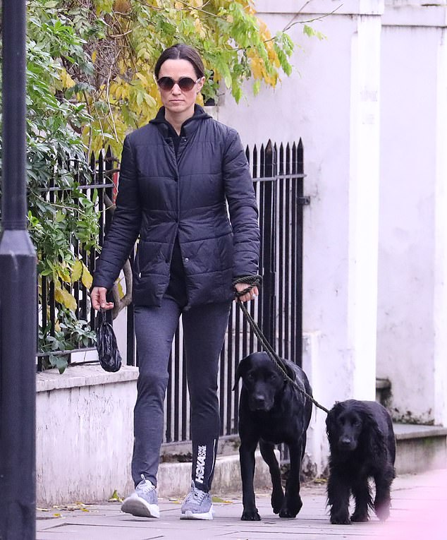 凯特王妃参加妹妹婚礼穿什么衣服,凯特王妃和弟媳妇