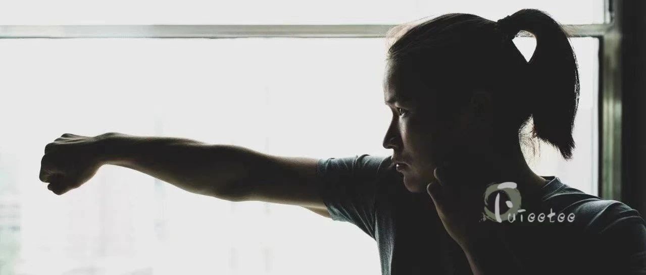 张伟丽对美国格斗冠军视频完整版,张伟丽42秒降服巴西冠军完整版