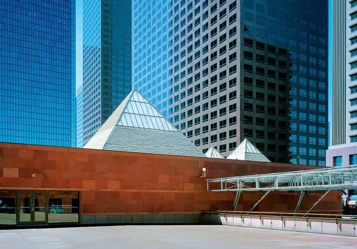 矶崎新的建筑,矶崎新反建筑史