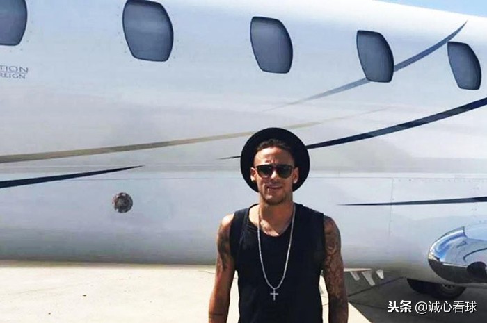 瓒崇悆鏄庢槦璞溅,瓒崇悆杩愬姩鍛樻湰娉介┈