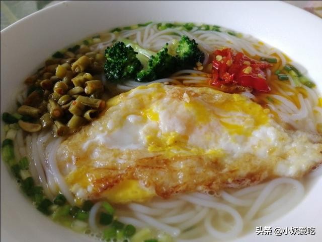 如何做一碗让湖南人难忘的米粉,早餐湖南米粉正宗的做法