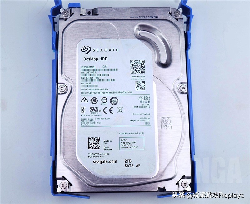 alienware外星人背部灯光,外星人全家桶颜值