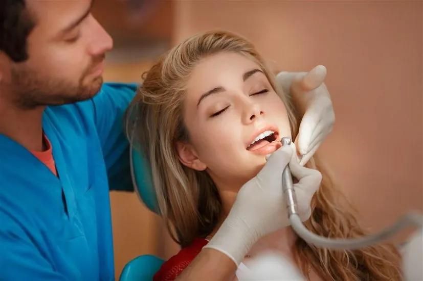 人类牙齿在进化过程中逐渐变小,为什么人类不进化出强力的牙齿呢