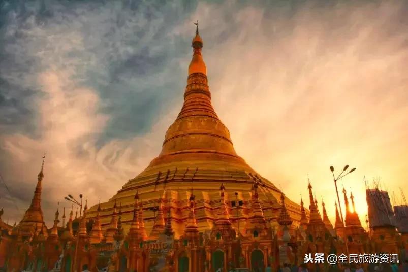 这个藏着绝美海滩和热气球的东南亚小国说走就走！