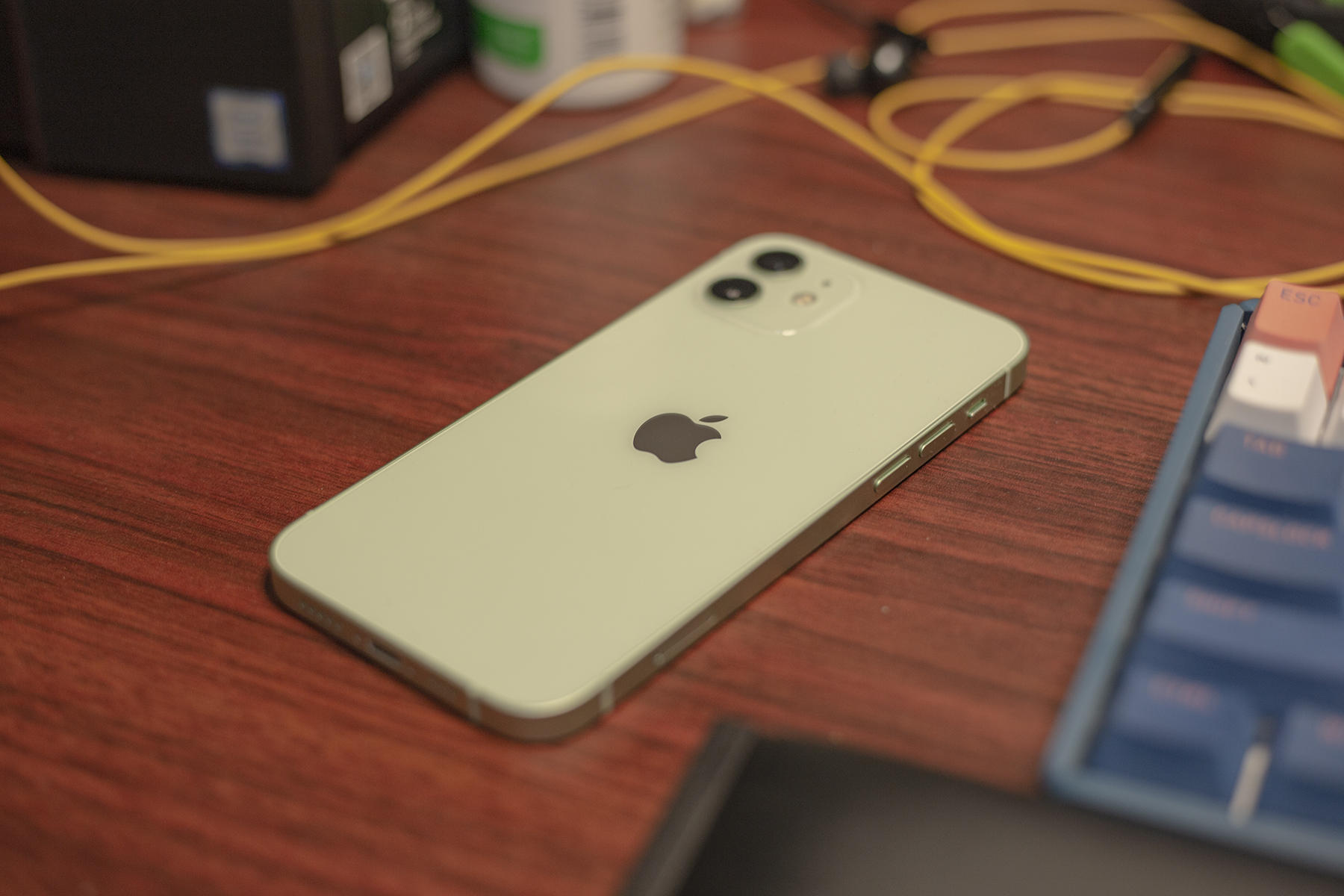 iphone14pro手机膜倍思超瓷晶,苹果12超瓷晶钢化膜贴膜教程