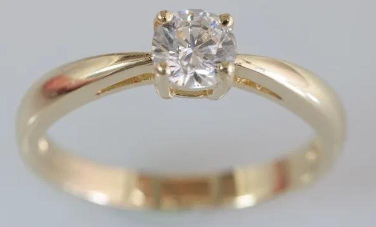 真钻反不如假货，英国研究发现多数人真假不分，买钻戒的更容易错