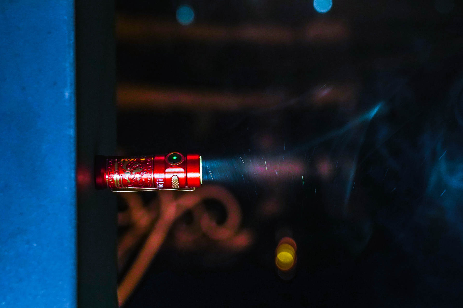 傲雷指挥家3手电银色款,傲雷指挥家手电测评