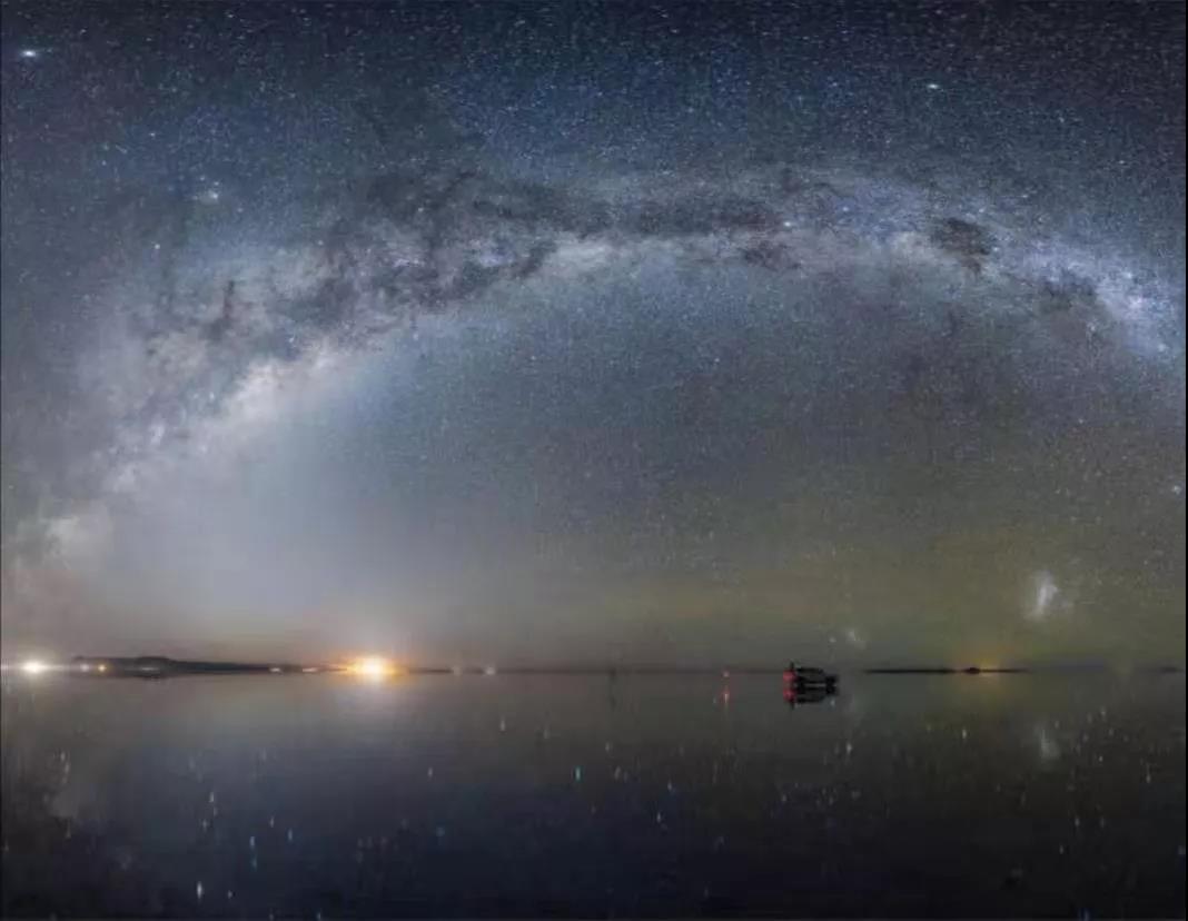 天空之镜玻利维亚乌尤尼盐沼湖,天空之镜玻利维亚的乌尤尼盐沼