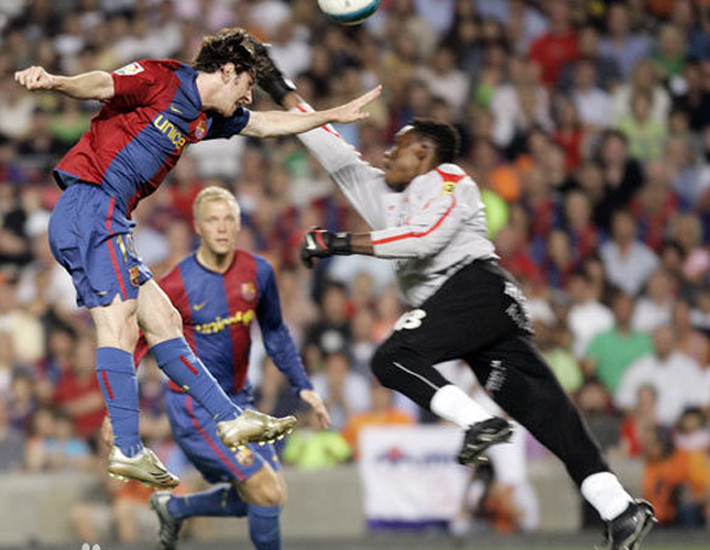 足球马拉多纳上帝之手,足球上帝之手原视频