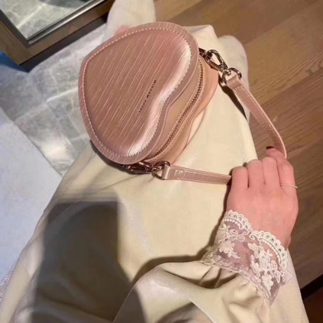 小mk包粉色 (怎么画钢铁侠mk85)