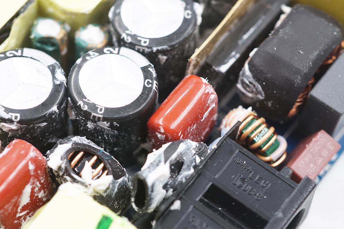 绿联45w双口快充拆解,绿联20瓦双口快充拆解