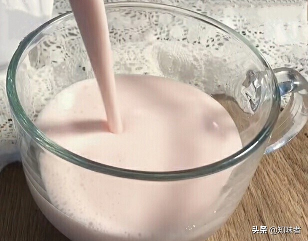 奉化用酸奶自制水蜜桃冰激凌 (怎么做白桃酸奶冰淇淋)