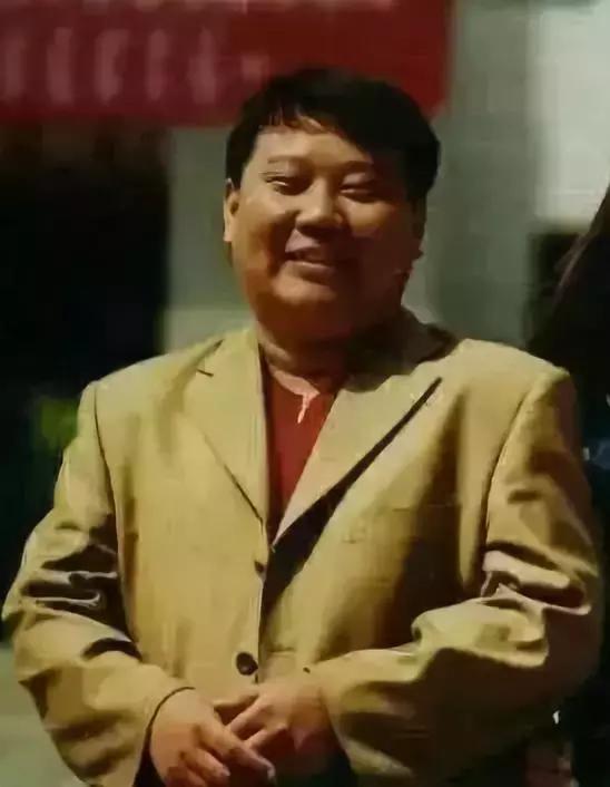 岳云鹏和郭德纲岁数差不多,岳云鹏郭德纲大多少岁