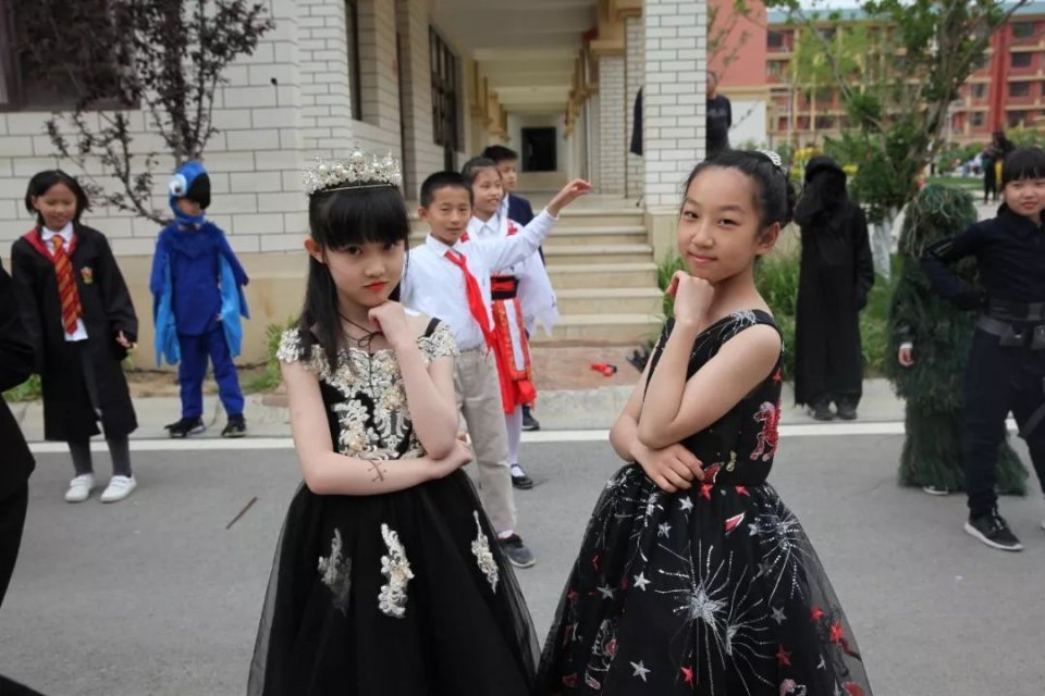 与你童乐优惠团购,兰州碧桂园学校国庆演出