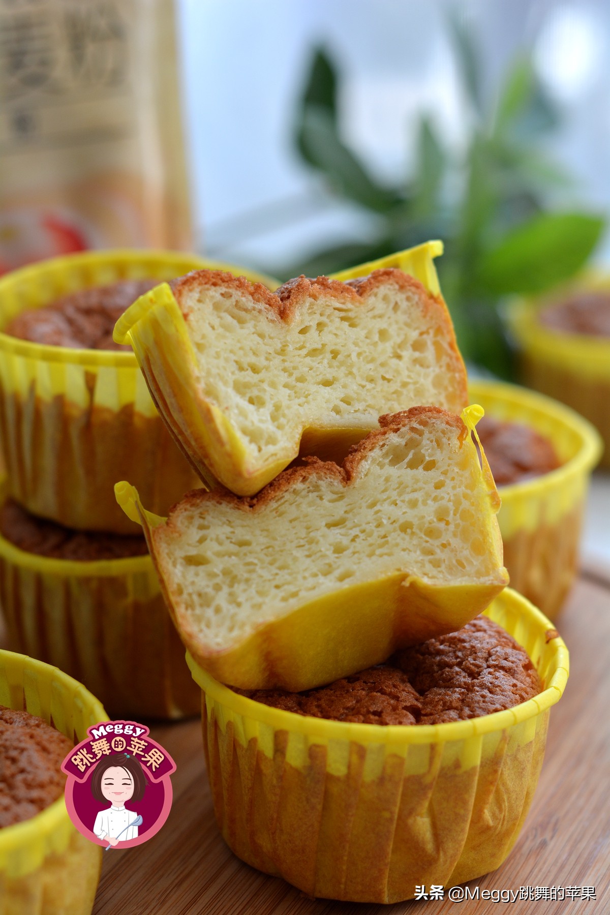 不用烤箱不打发鸡蛋的纸杯蛋糕,又软又嫩的牛奶蛋糕不用烤箱