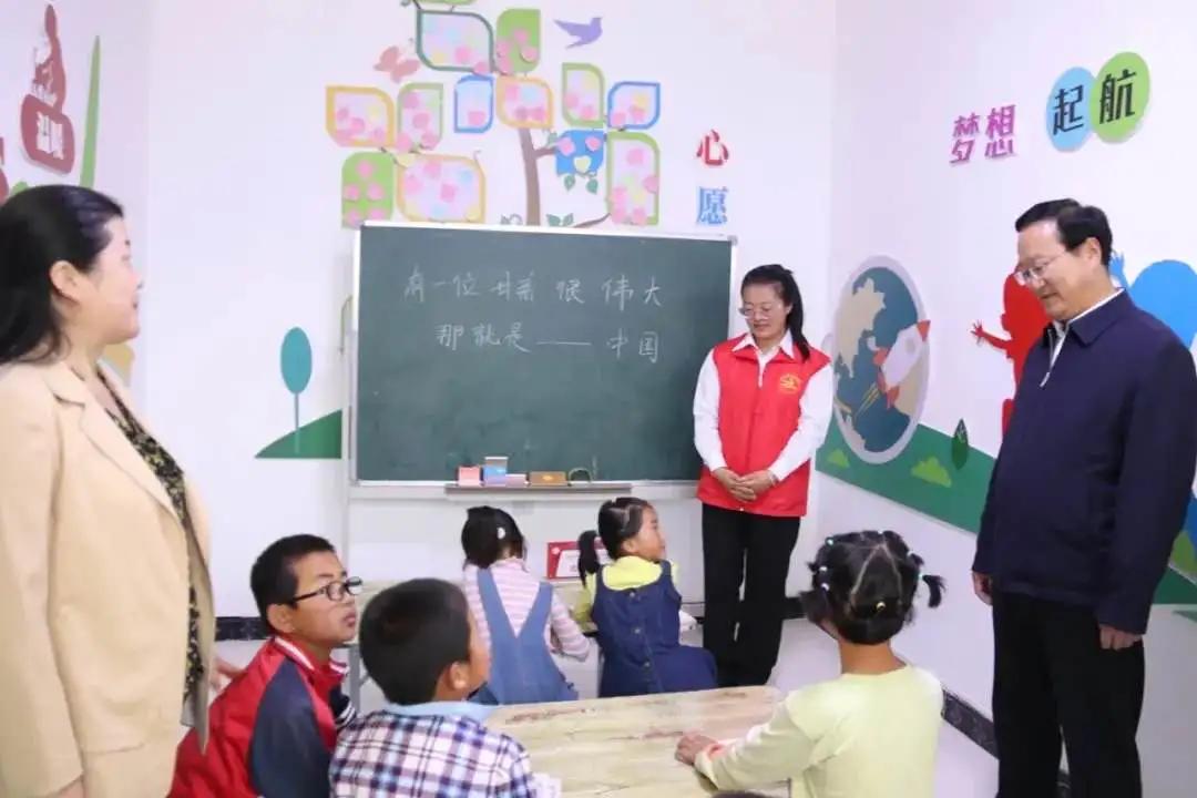 人人都是奋斗者个个都是追梦人,我们都是追梦人努力创造一切