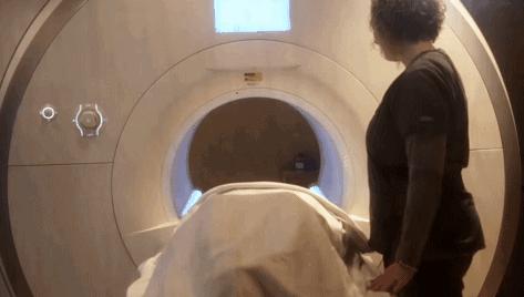 危险危险危险，去医院看病却吃了一记致命「电磁炮」？