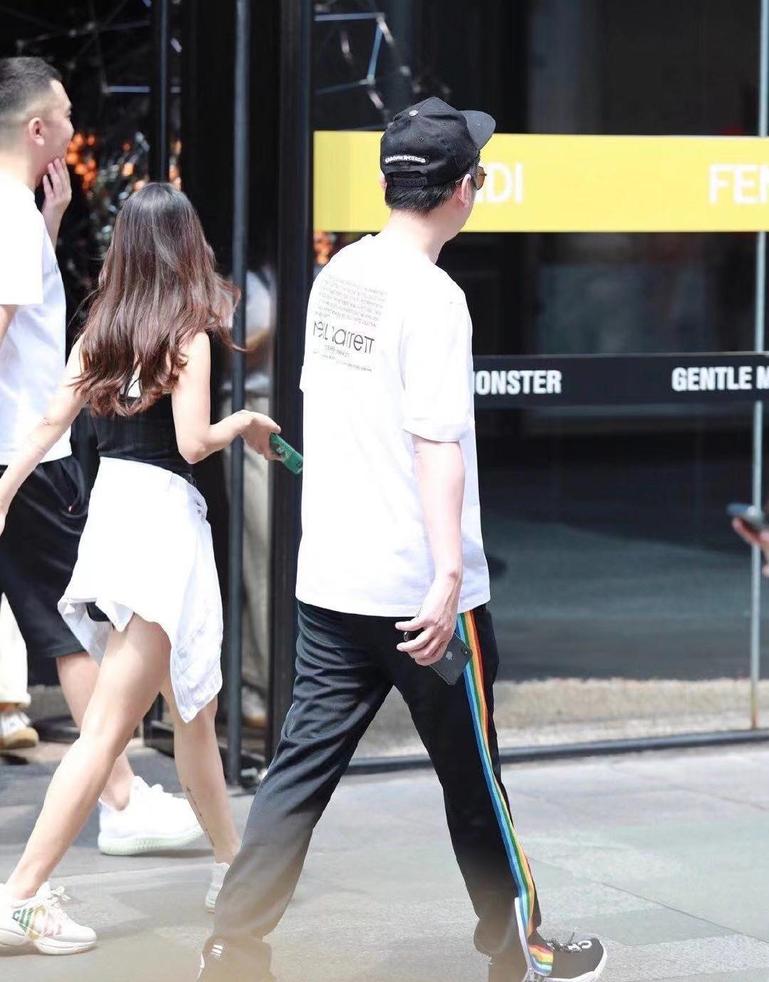 王思聪与酒吧网红,王思聪夜店买醉又换网红女友了吗