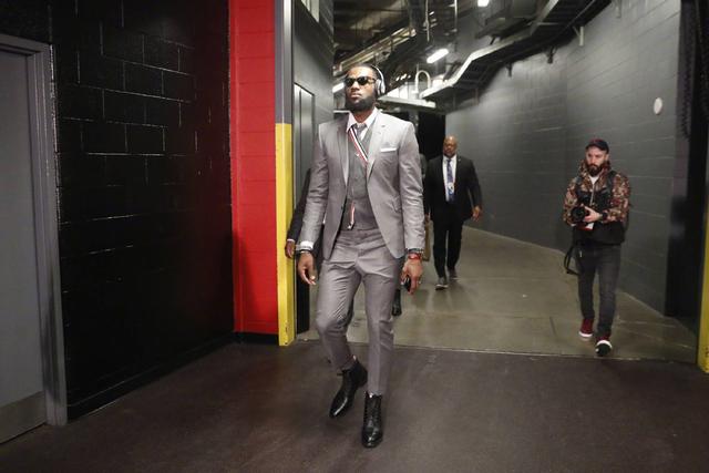 nba球星穿搭照詹姆斯 (nba球星图片霸气詹姆斯)